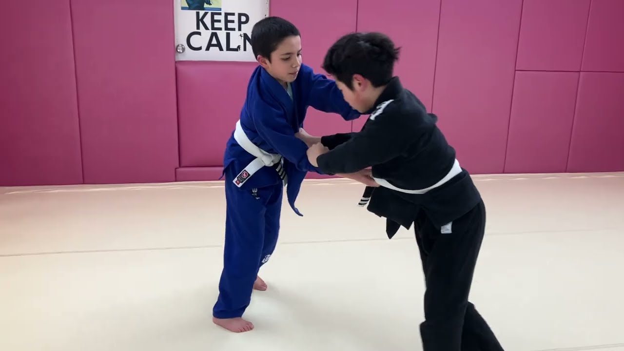 【横浜市緑区】キッズブラジリアン柔術｜スパーリング風景