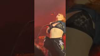 Hayley Williams flashing the crowd