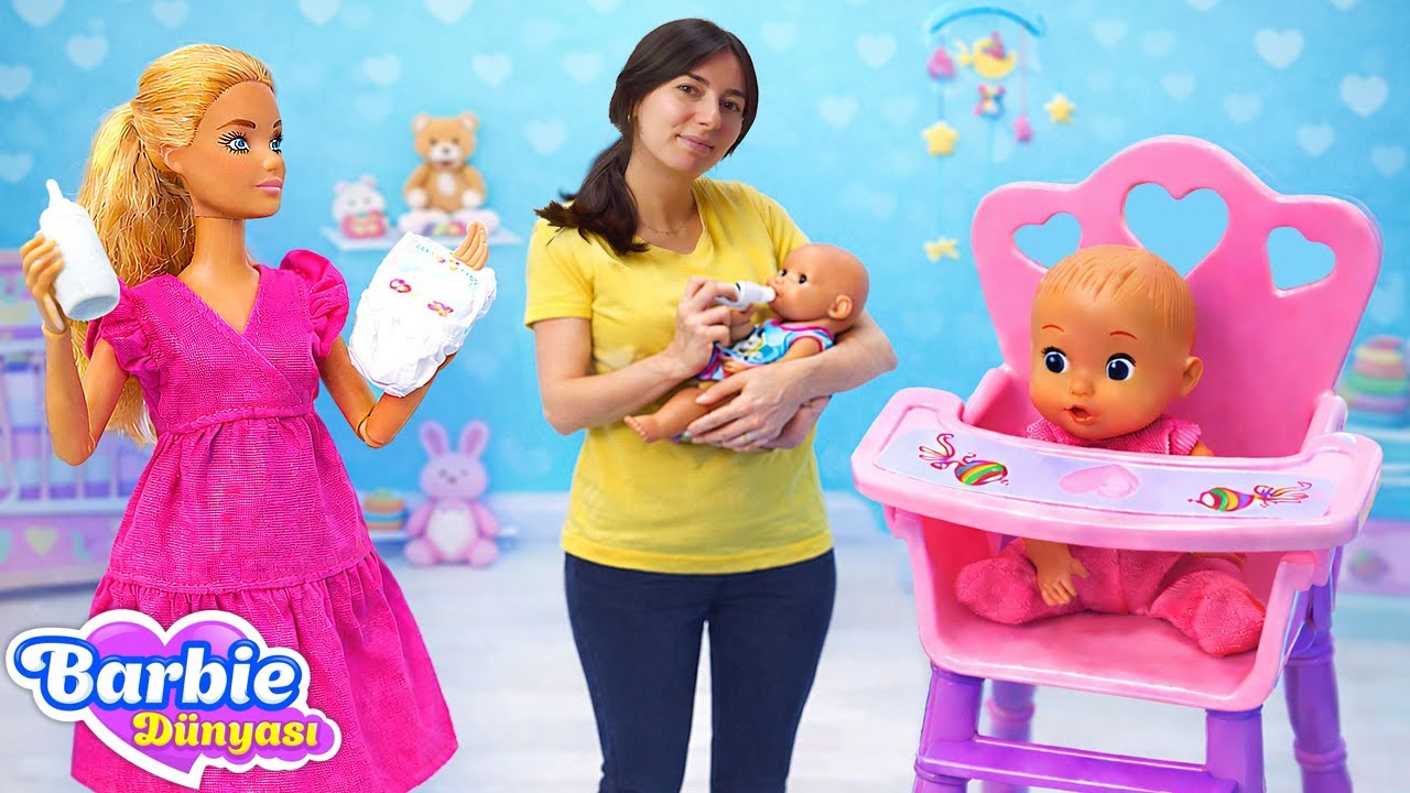 Barbie'nin ilk bebek deneyimi: Esma ile bebek bakımına hazırlanıyorlar! Çocuk videoları.