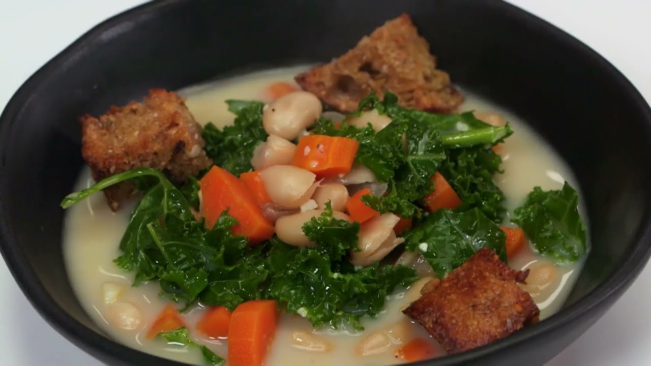 How to cook White Bean Soup with Garlicky Croutons