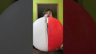 Abri Uma Pokebola Gigante De Novo