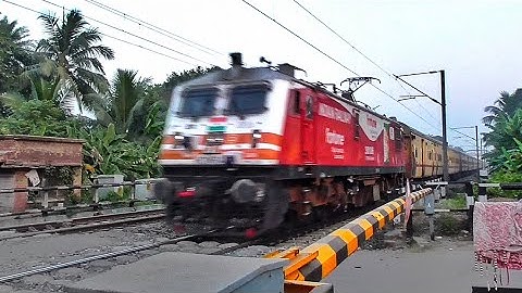 Stormy Fastest Fortune WAP-5 Loco Led Furious Speedy Trains Skip Between Railgate | Teesta Torsa Exp