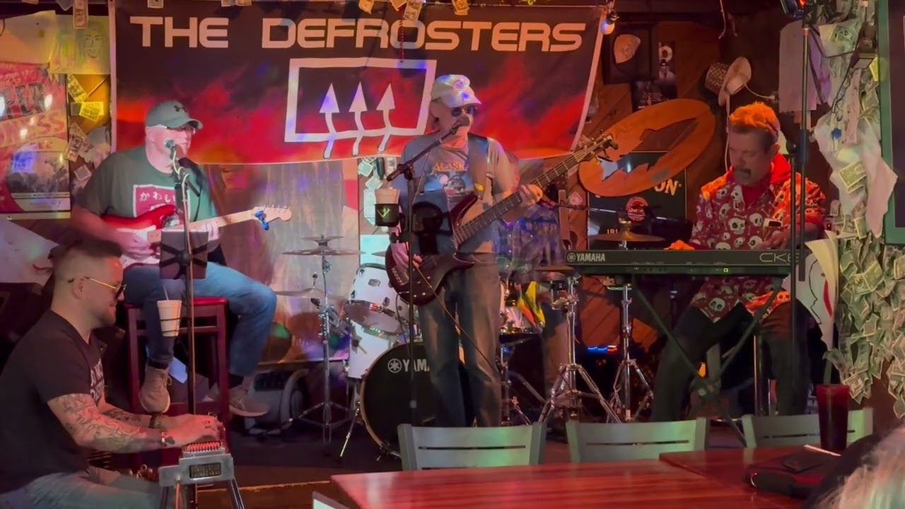 The Defrosters at the Flying Harpoon 2