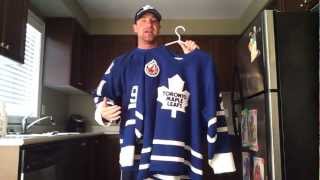 This is my pro toronto maple leafs jersey of felix potvin! ccm 1993