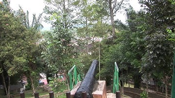 Bukittinggi Fort de Kock jembatan Limpapeh and zoo September 2010 HD Quaity