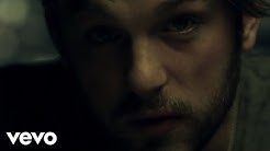 Kings Of Leon - Use Somebody (Official Music Video)  - Durasi: 3:51. 