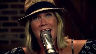 Natalie Grant Is Astounding in this Live Version of "Clean" chords