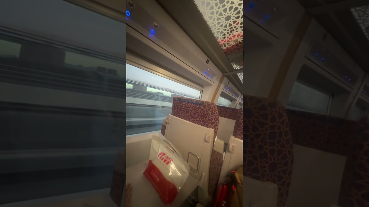 Di dalam kereta cepat Haramain (wooshnya Saudi) 