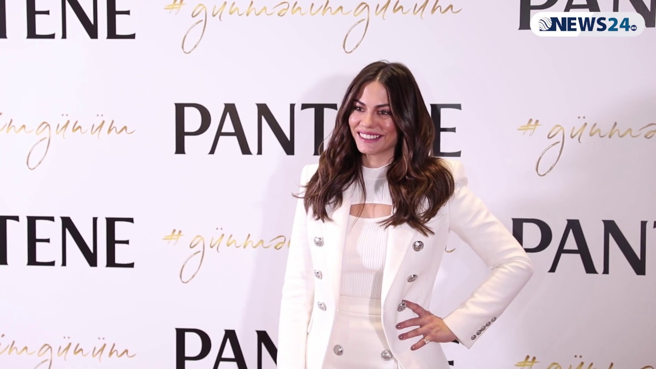 Demet Özdemir Bakıda: İçərişəhərdə düşbərə, dolma, paxlava yedim, kökəlməkdən qorxuram