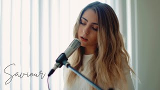 Video thumbnail of "Saviour by Lights | acoustic cover by Jada Facer"