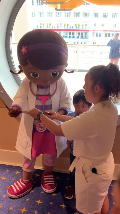 Doc McStuffins meet & greet|Disney Dream| #shorts #disneycruiseline #travel #disneyjunior #disney