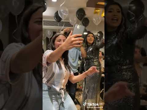 اتنين اخوات اشقية منخفش من البشرية