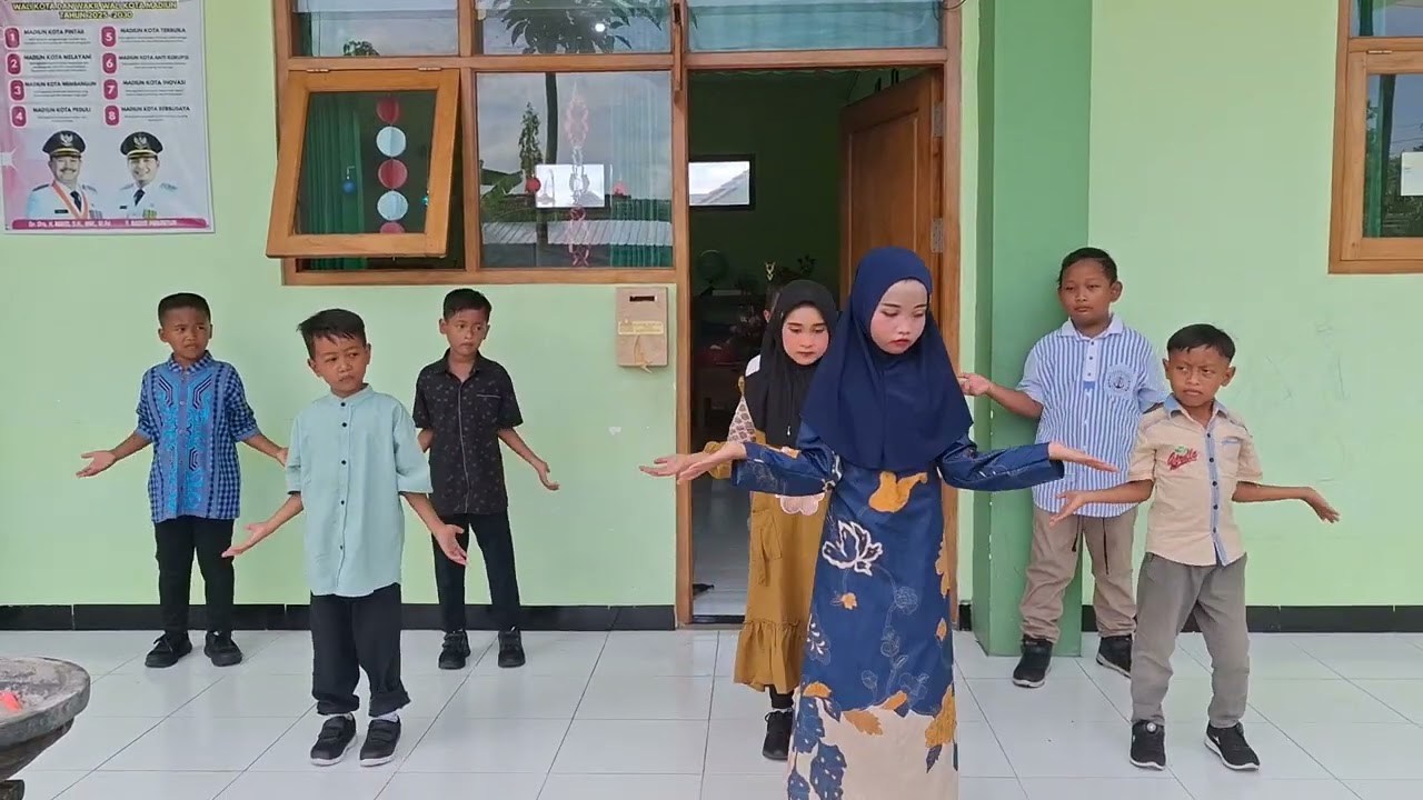 Tari Dubidam Kelas 2 SDN Rejomulyo Kota Madiun