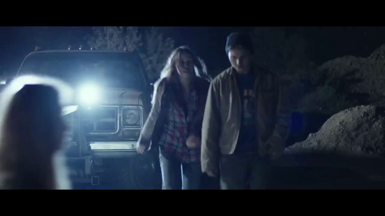 Beneath the Harvest Sky (2014), extrait