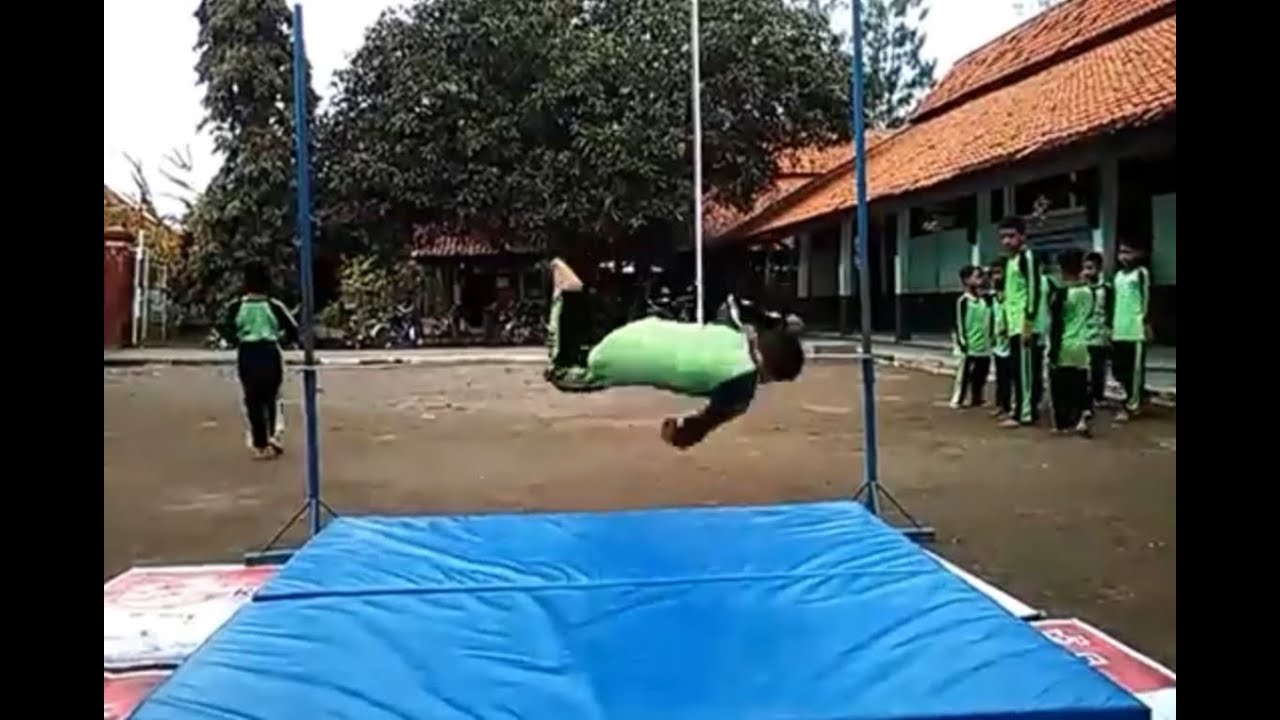 Latihan Dasar Lompat Tinggi Untuk Anak SD - YouTube
