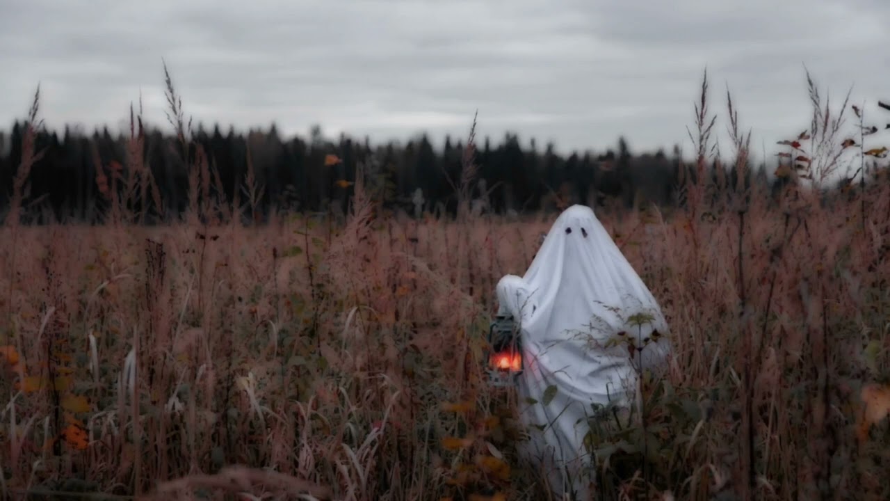 DARK AND MOODY FREE GOTHIC HALLOWEEN TV ARTWORK ( 4K NO MUSIC ) SPOOKY HALLOWEEN SCREENSAVER