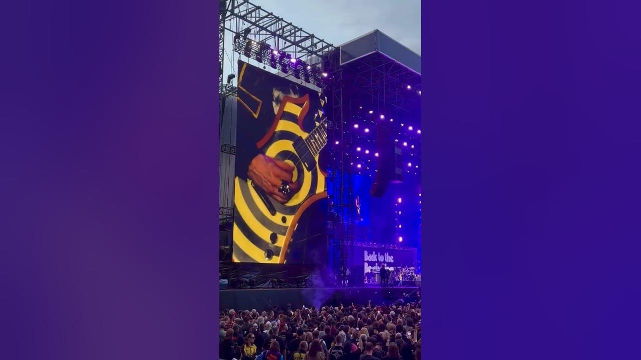 OZZY OSBOURNE singing Mama, I'm Coming Home on final BLACK SABBATH gig OZZY OSBOURNE singing Mama, I'm Coming Home on final BLACK SABBATH gig