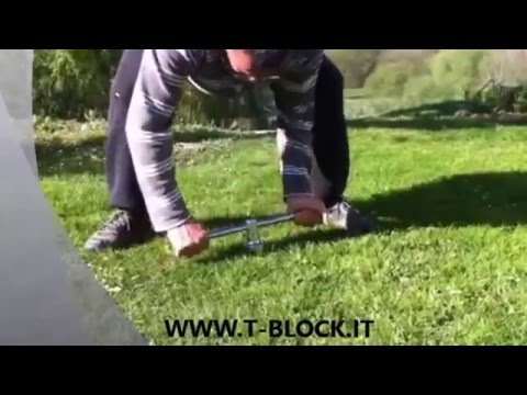 Erba Alta, Bottiglie A Terra E Altalena Rotta: "Si Faccia Qualcosa Per - Foto 3