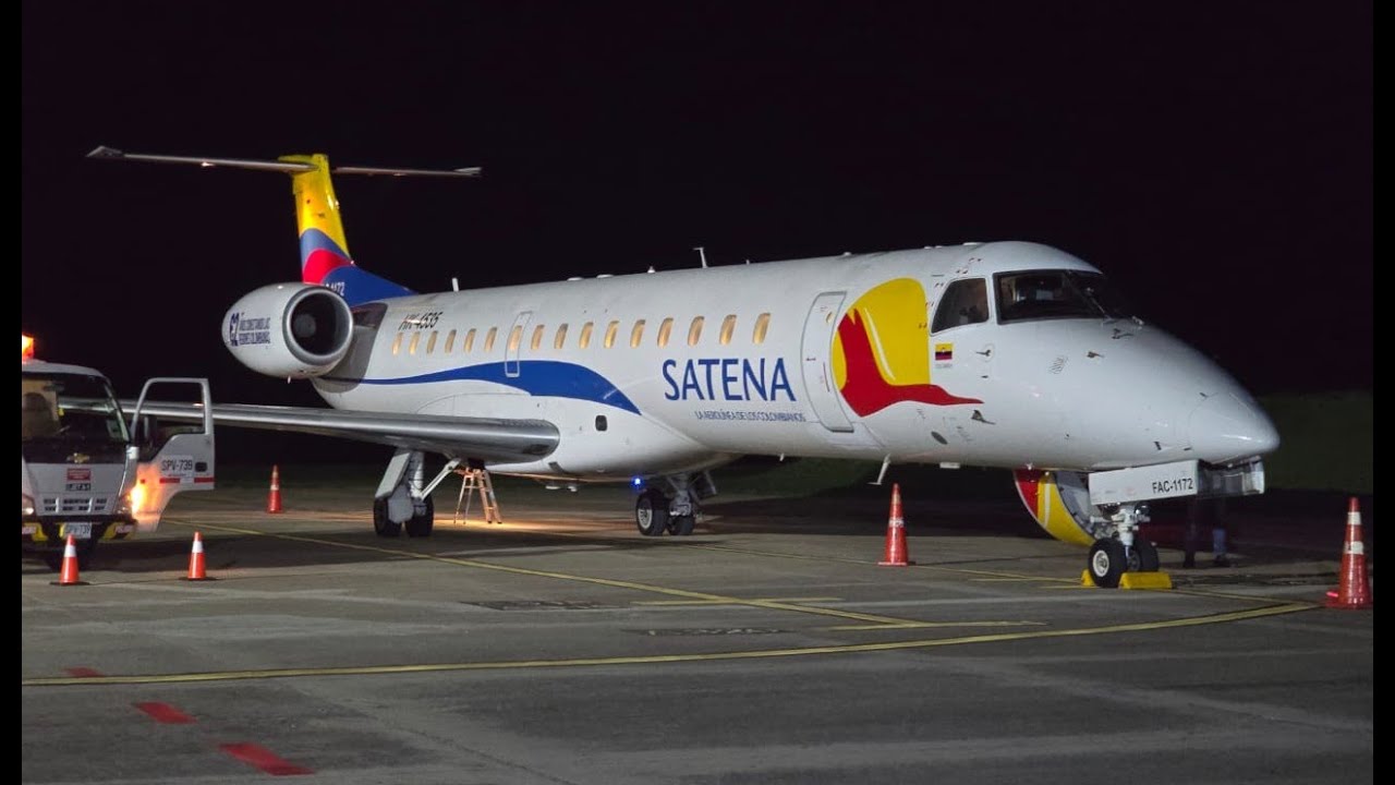 Embraer ERJ-145 de SATENA aterrizando en Medellín Colombia