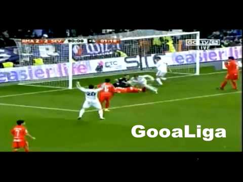 Rafael van der Vaart Goal Against FC Sevilla 3-2 90th Minute Goal Game Winner!