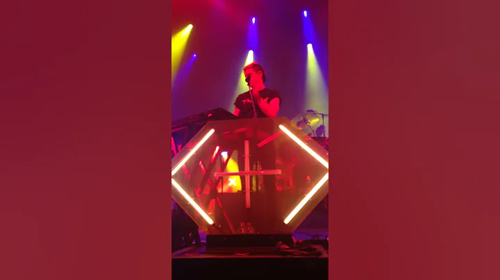 Shiver Shiver - Walk the Moon - April 14 2015- NYC