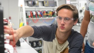 Valencia College Mechatronics Program Puts Grads in High-Wage Jobs