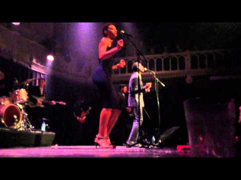 Leon Bridges - twistin' & groovin live at Paradiso Amsterdam  september 4 2015