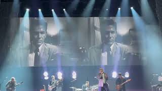 Download Lagu Morrissey - Sure enough, the telephone rings : Zenith Paris 15 06 2025 MP3