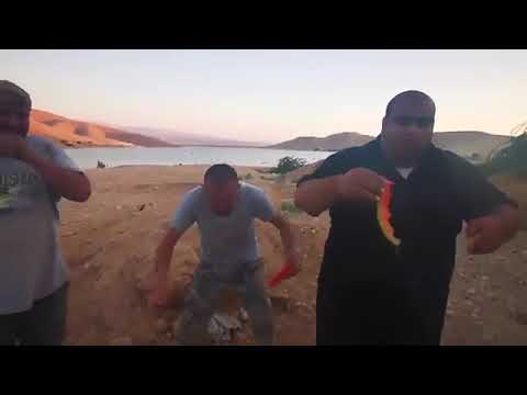 فهد البصري الي على اليسار لحد يعزمه