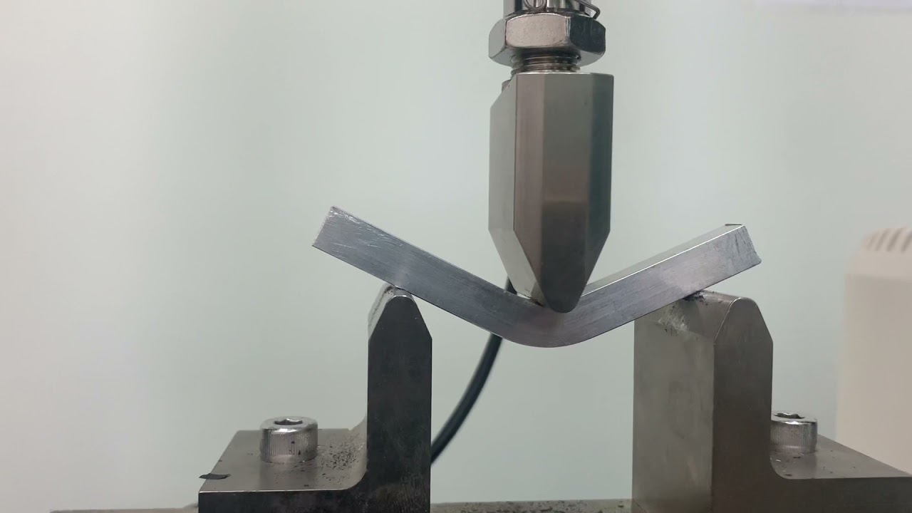 Three point bend test (aluminium specimen) - YouTube
