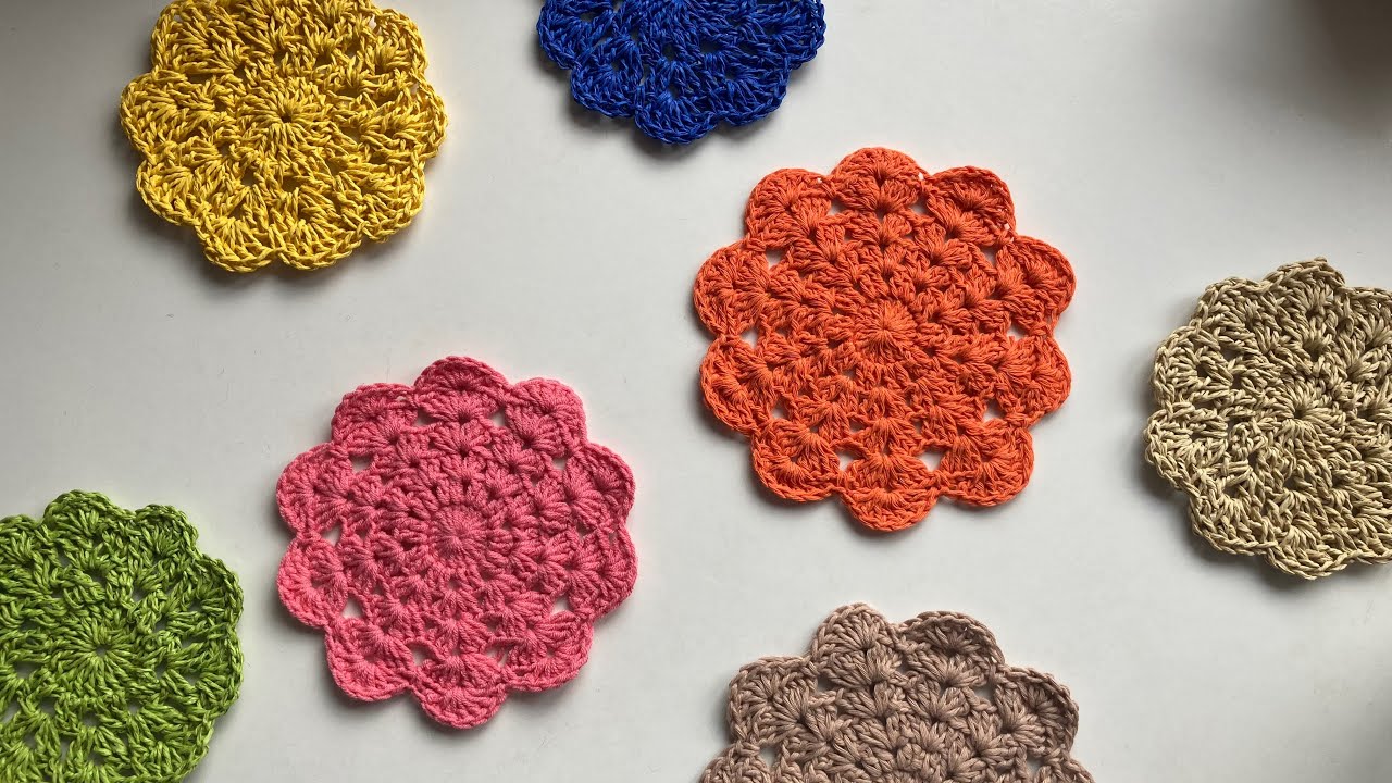 Вязаная подставка под кружку (большая модель)