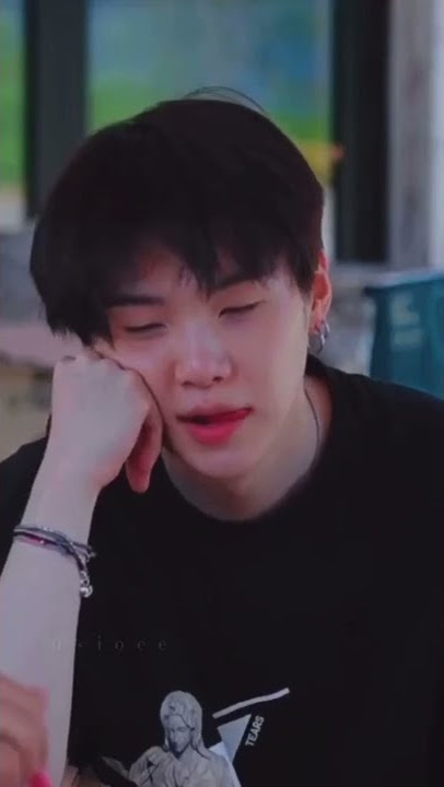 Not Yoongi Giving me 21  ff Vibes🙂