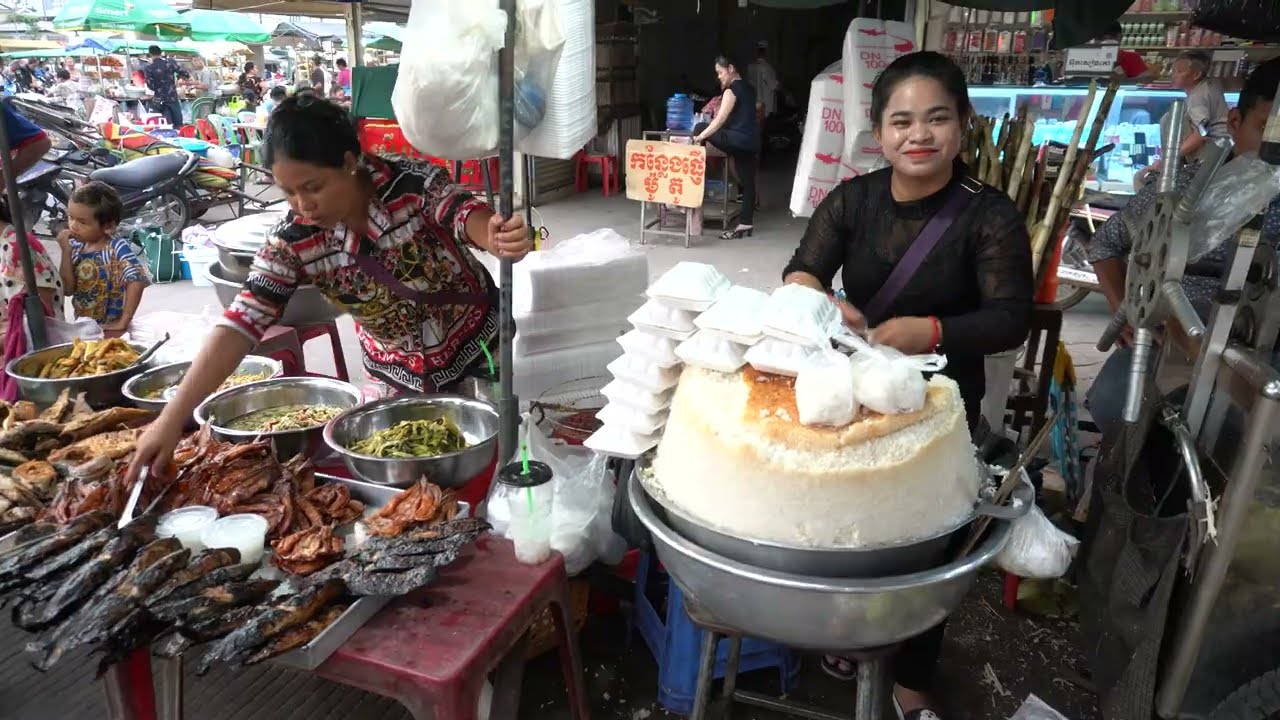 Cambodian street food @ Chhbar Ampov market