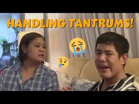 Video: Ang pinaka kakaibang mga benta na ibinebenta sa mga auction: Spot sa unahan, buhok ni Elvis, atbp