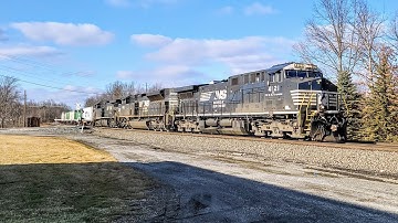 Fast 60MPH NS Intermodal 22X – AC44C6M #4121 K5LA, SD70M-2 #2652 & AC44C6M #4361 - Rootstown Ohio