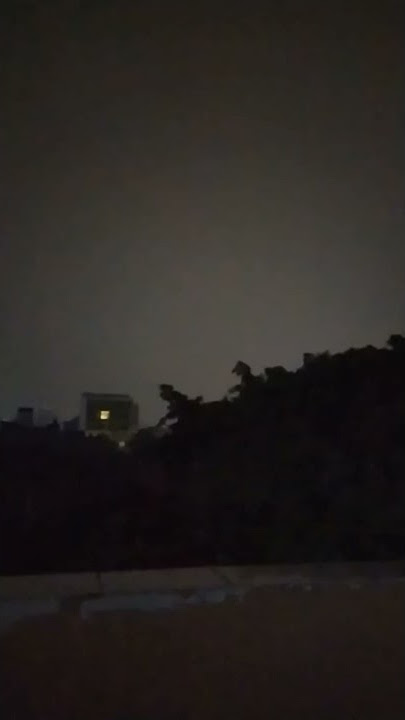 Suara Petir menggelegar