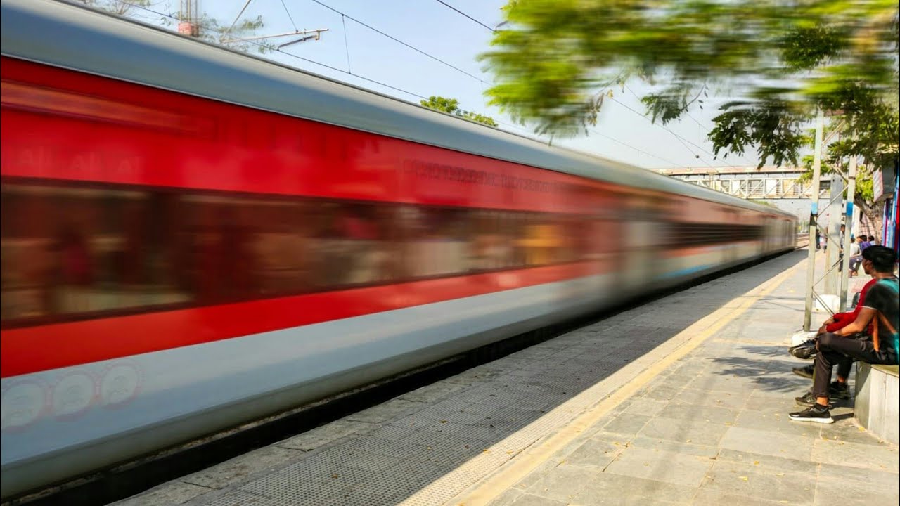 Morning Trains In Top Speeds Feat.Patna Tejas Rajdhani Express - YouTube