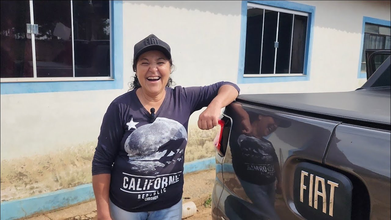 TIRANDO 30 LITROS DE LEITE ELA COMPROU UMA CAMIONETE ZERO