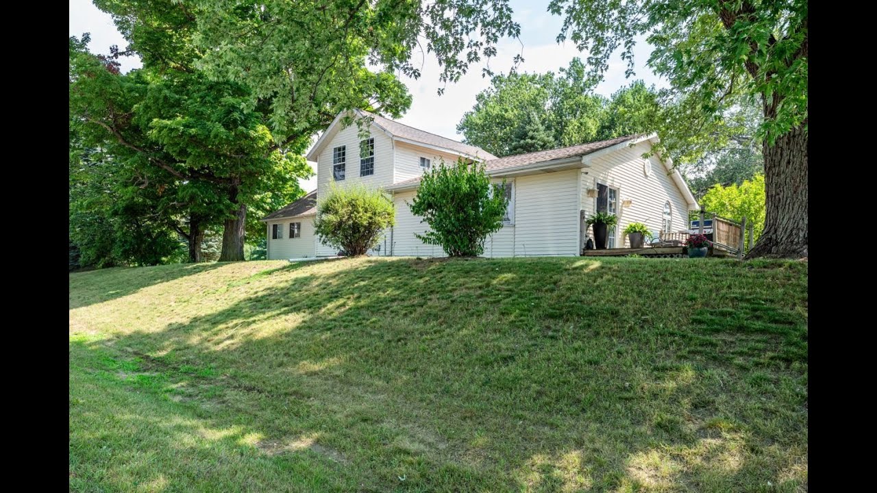 2151 M 140 Benton Harbor, MI Homes for Sale | cressyeverett.com