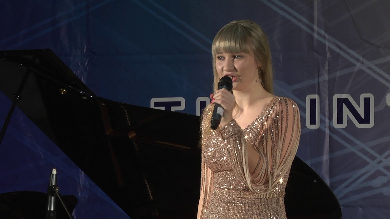 17 лет - Ломакина Юлия - В новом году - YouTube