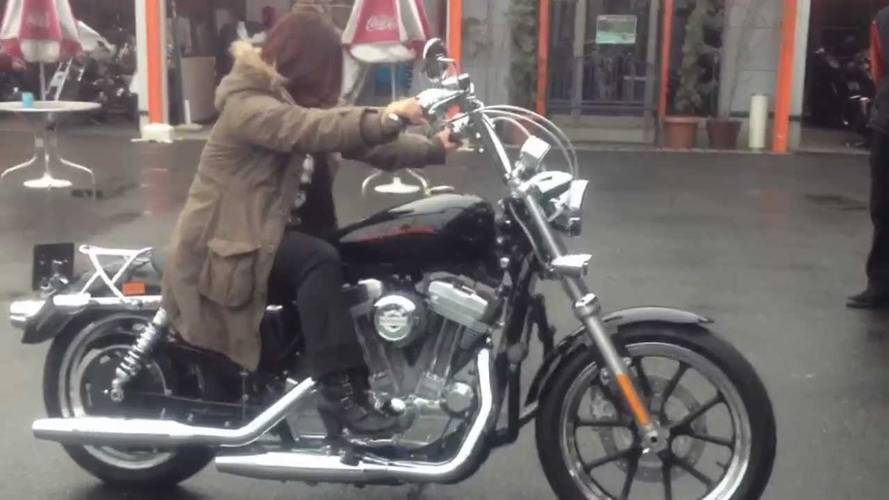 あっちゃんのHARLEY-DAVIDSON XL883スーパーローカスタム - YouTube