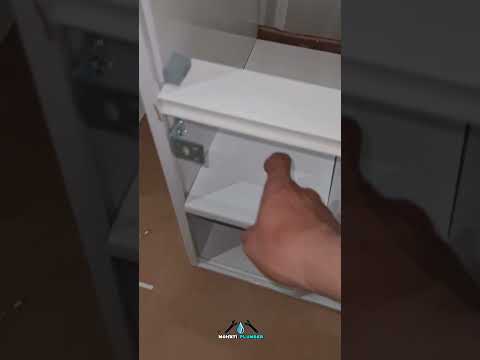 الخوض خاص داخل الحمام قرب الماء 