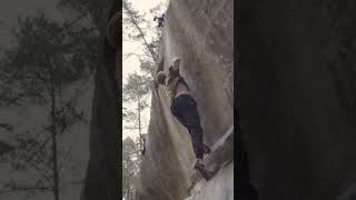 @tobysegar tries rainbow rocket #bouldering #climbing #alexhonnold