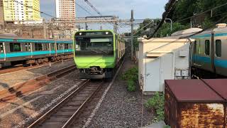 JR西日暮里駅を入線.発車する列車パート2。