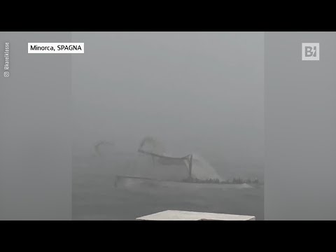 Minorca, i venti spezzano l’albero di un’imbarcazione d'epoca