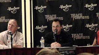 BotCon 2011 - Transformers Grimlock's Gregg Berger sings happy birthday