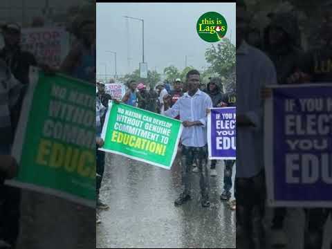 Commuters stranded as protesting students block airport road #shorts #asuu #shortsvideo