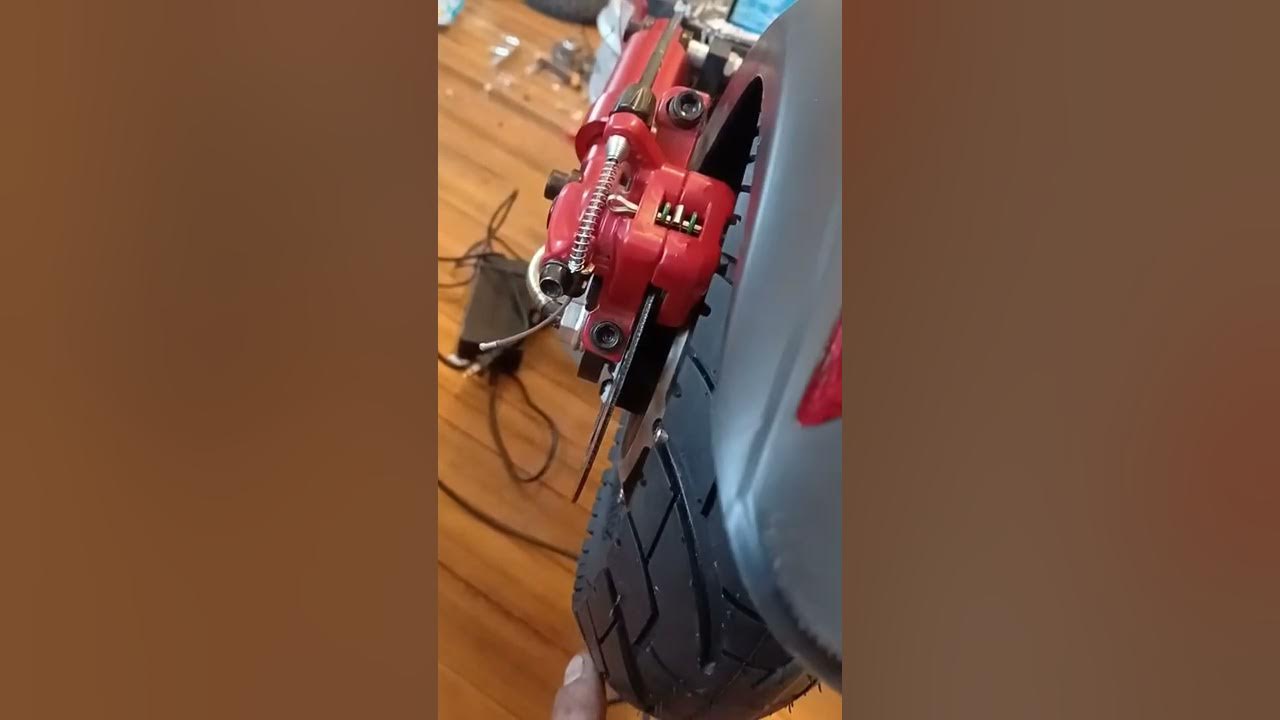 mototec thor front tire change ( I might have put the tire on backwards