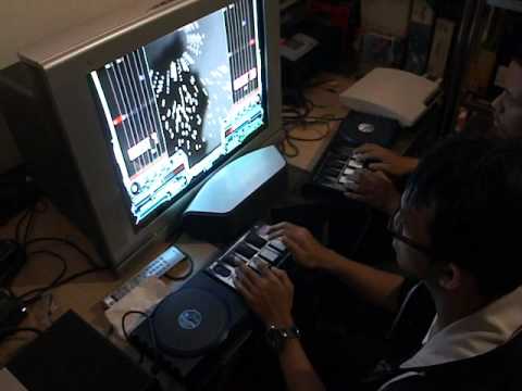 u0022Vu0022 (BeatmaniaIIDX 9th Style) battle play DJ Eiji vs DJ Furqon