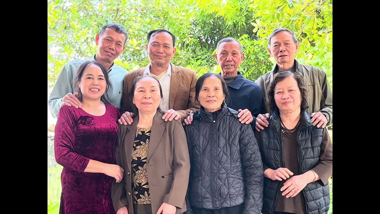 Nhờ Tổ tiên cháu con Hồng phúc ấm  22-11 Ất tỵ 2025